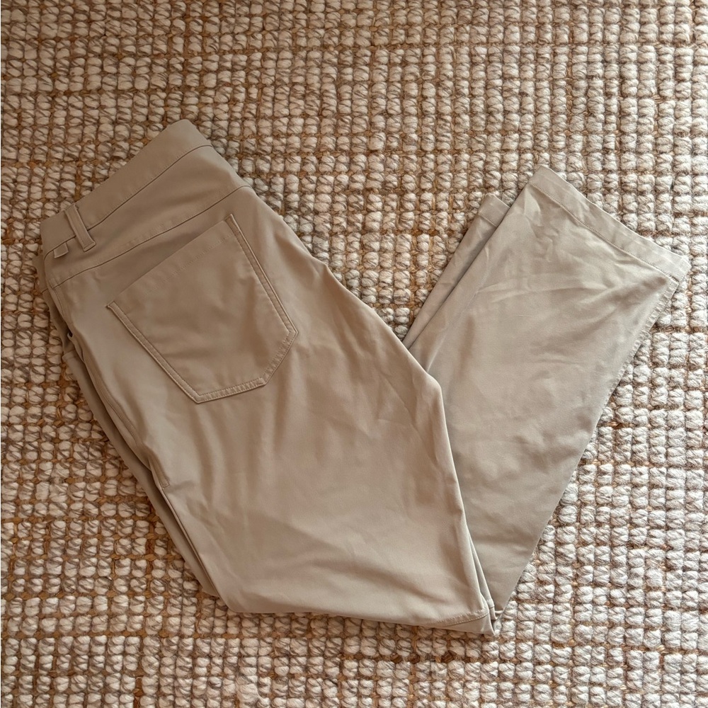 Men’s SZ 34 lululemon work pants khaki